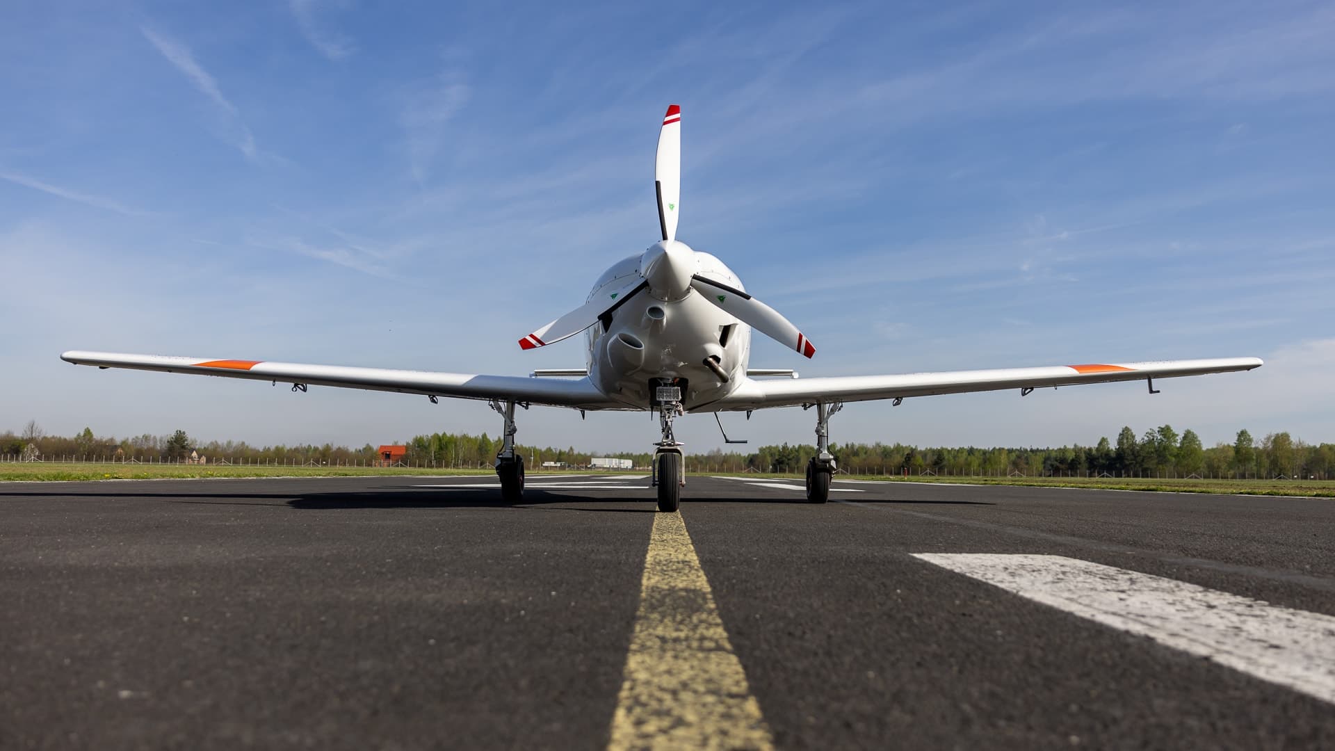 Retractable undercarriage